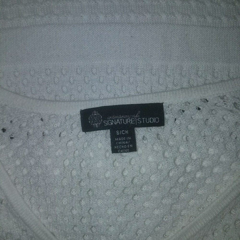 Signature Studio Top - Picture 4 of 4